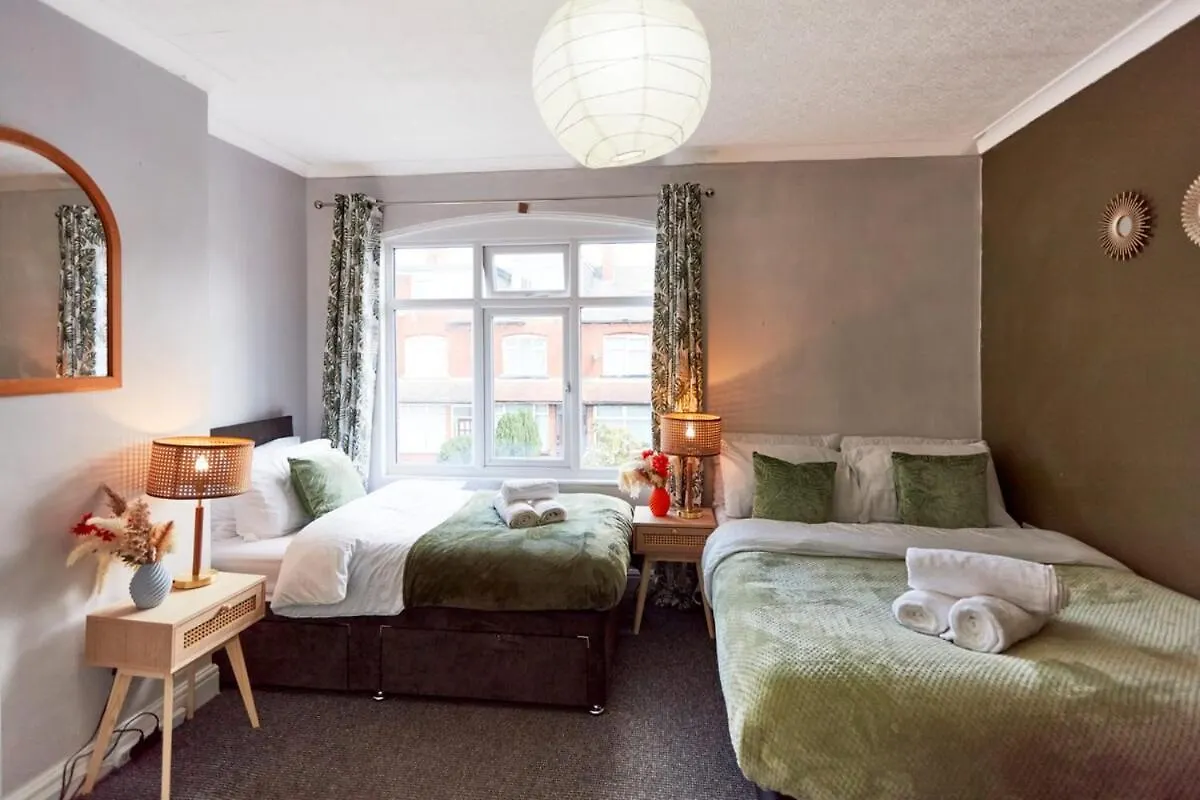 Апартаменты Grace Villa Home Near Leeds City