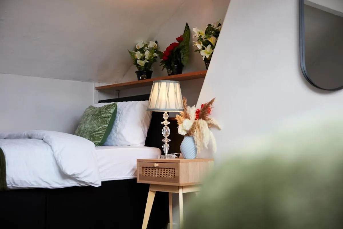 Апартаменты Grace Villa Home Near Leeds City