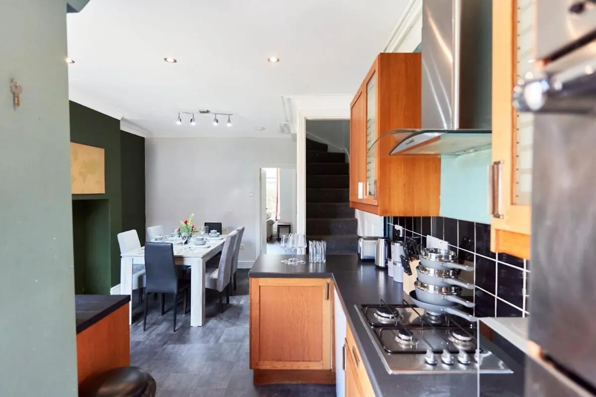 Grace Villa Home Near Leeds City Апартаменты Лидс