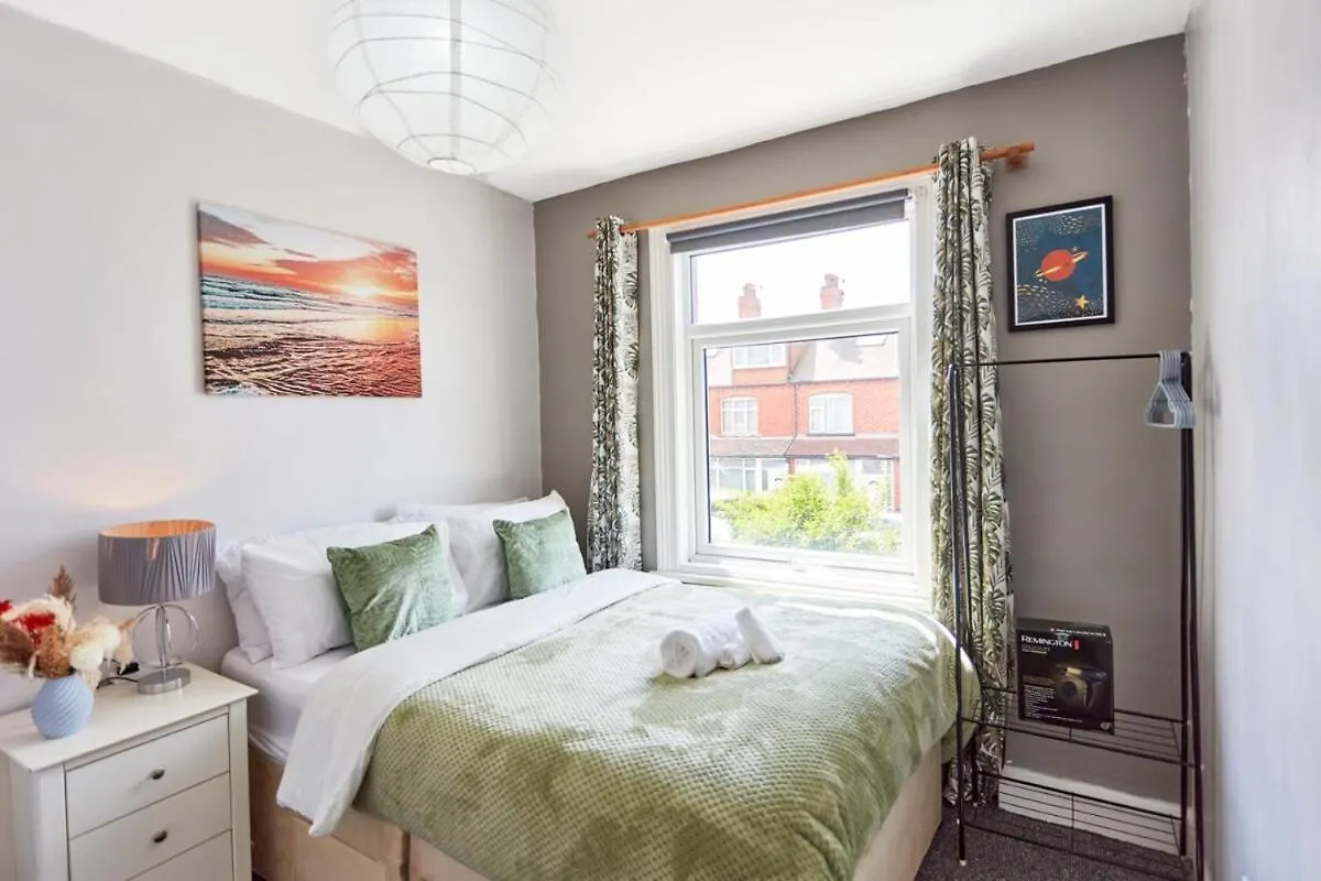 Grace Villa Home Near Leeds City 0*, Лидс
